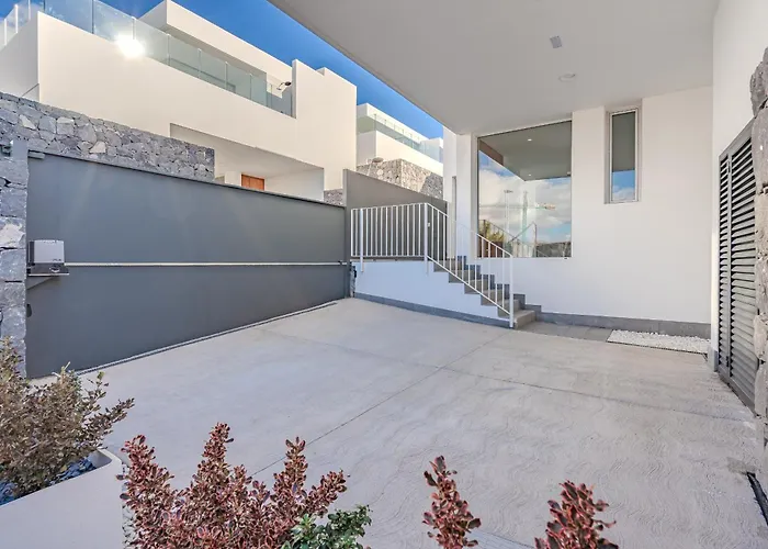 Estandar 4 - Casangular By Upper * Адехе