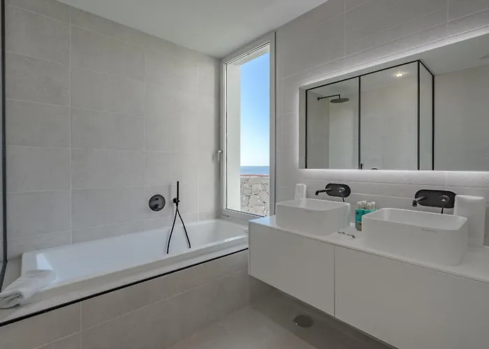 Estandar 4 - Casangular By Upper Адехе