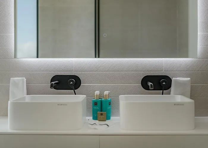 Estandar 4 - Casangular By Upper Вілла Адехе