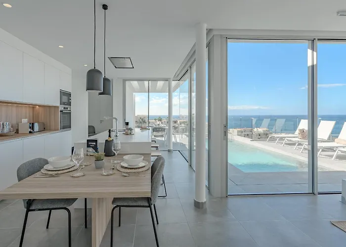 Estandar 4 - Casangular By Upper Вілла Адехе